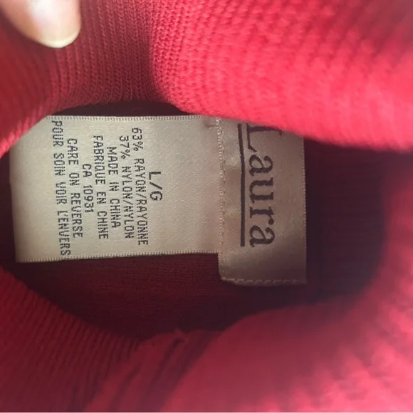 Sleeveless Red Ribbed Top - Picture 3 of 3